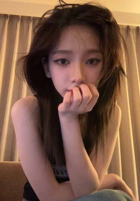 KRNLOOKS's tweet photo. 99.999% my type ♡ #KARINA #카리나 https://t.co/PvcQloRjZ7