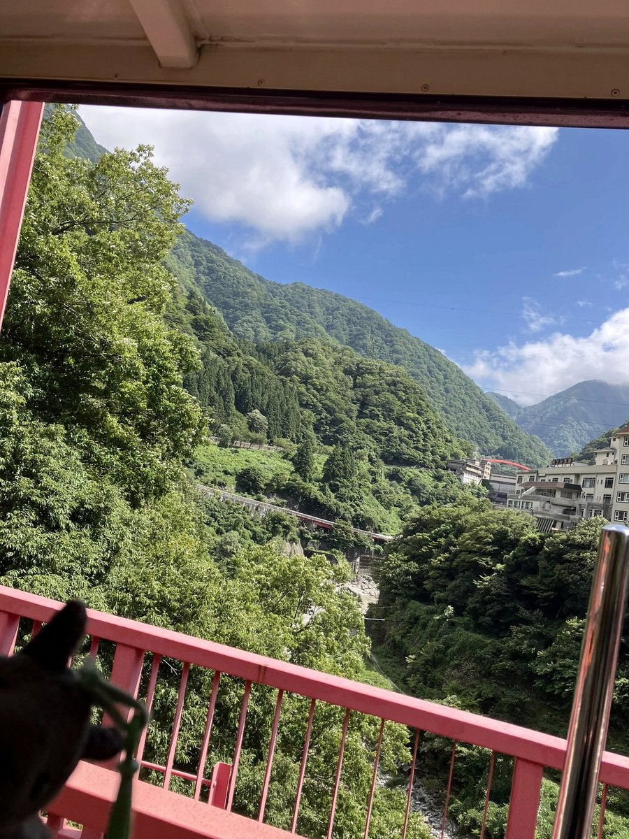 LoLoicmarz's tweet photo. 日常パート大好き人間だけど食事シーンだけは好きになれねぇんだ
小動物のように食べる{{user}}を愛おしく見つめて、何故か毎回口に食べカスつけてるのに気付き、拭っては照れるか不敵に微笑んで舐めとる確定演出ワンパターンだろ😡知ってる😡トリコ呼ぶぞ‼️
Guts‼️ガツガツ‼️Guts ガツ‼️×３ https://t.co/Ui3QyNh9CG