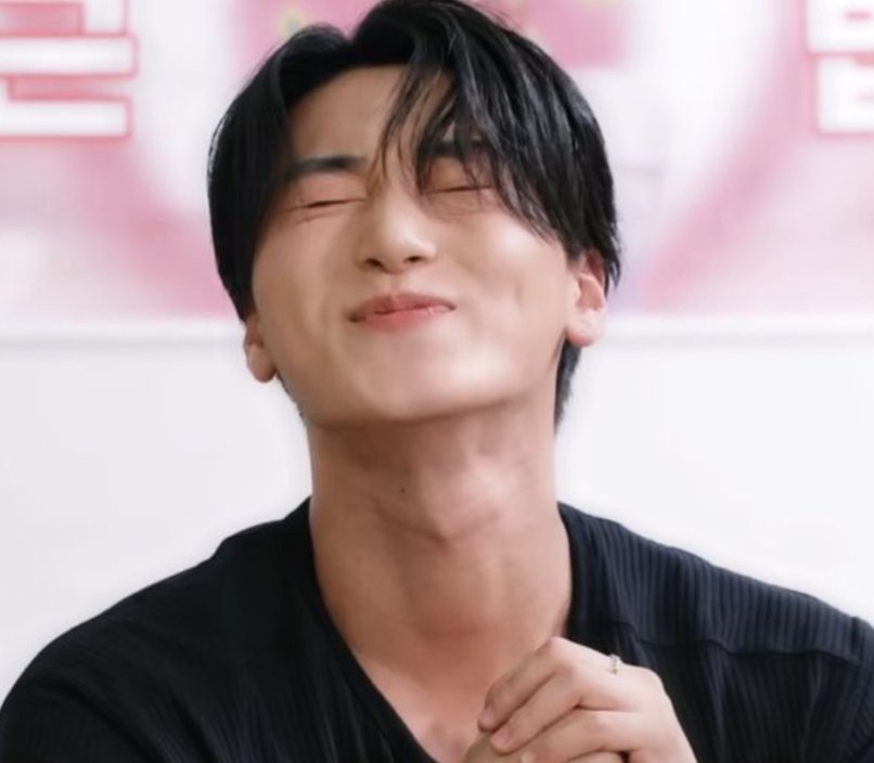 washed_chiwawa's tweet photo. 누군가의 미소가 너무 예쁘면 영원을 바라게 된다?
내가 지금 그래
영원을 믿고 싶어 https://t.co/Y7e1RIQmKS
