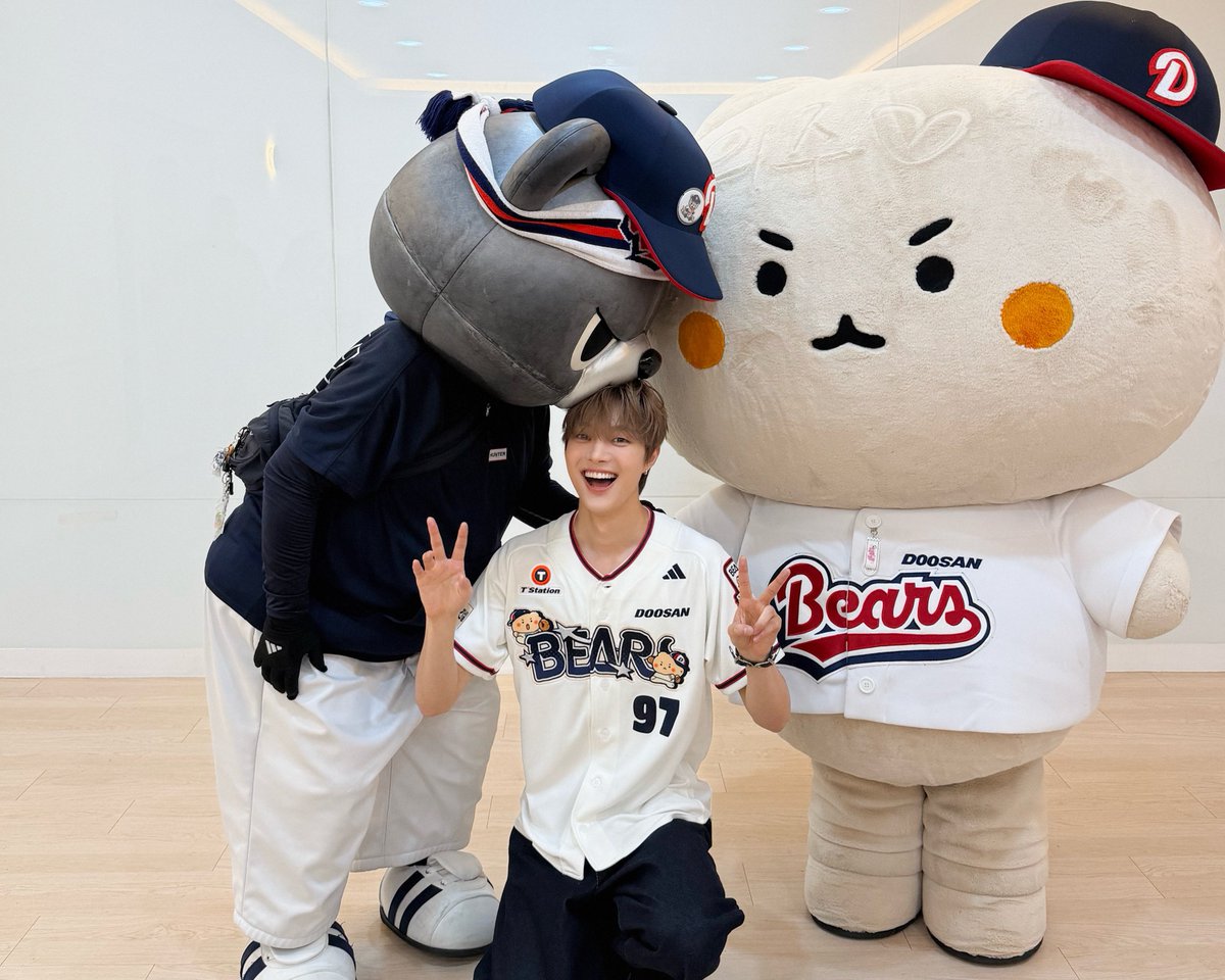 andteam_pe's tweet photo. ❪ ACTUALIZACIÓN ❙ 310826 ❫ 

❪ INSTAGRAM ❫ (1/4)

" 🍊🤍🐻 "

🔗: https://t.co/nc2u5jdJrB

#andTEAM #エンティーム #LunePERU #andTEAMLUNEPERU https://t.co/KzgVIJR5oN
