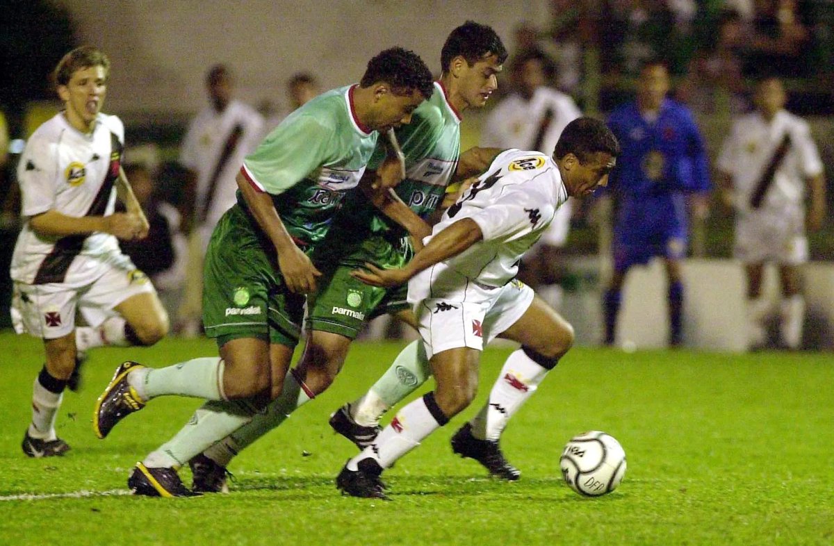 Clarkdesousa's tweet photo. ⚠️AGORA! flamengo, diz a justiça que Vasco e Palmeiras pela Copa Mercosul de 2000 foi armada para o Gigante da Colina ser campeão, com isso o clube exige que o Club de Regatas Vasco da Gama não seja mais conhecido como o time da virada, pois existia conflito de interesse. https://t.co/EsehsbxK8E