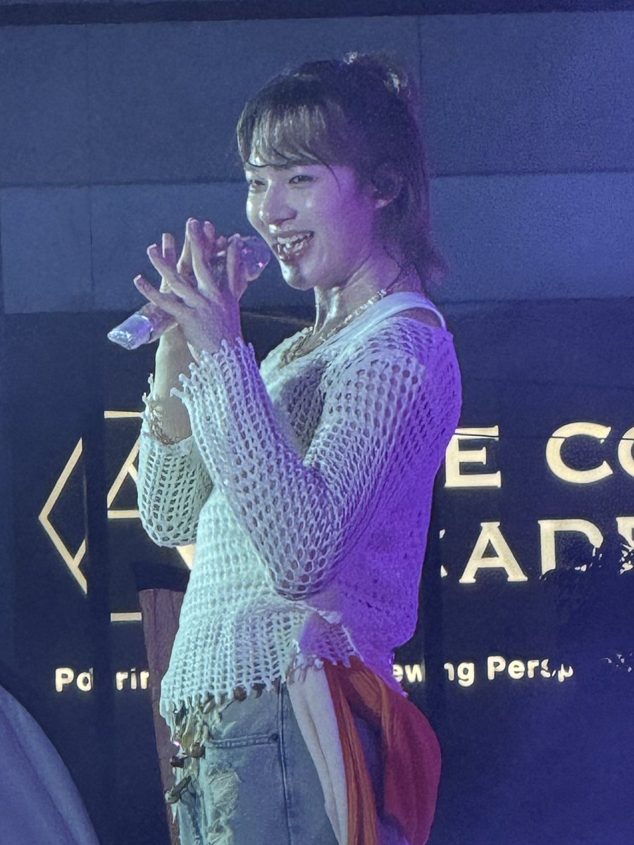 redtiredpanda's tweet photo. @fessthaii Aku pas ke thailand liat nunew langsung di centralworld. Beneran secantik itu 😀😀 https://t.co/Gd2csvilsQ
