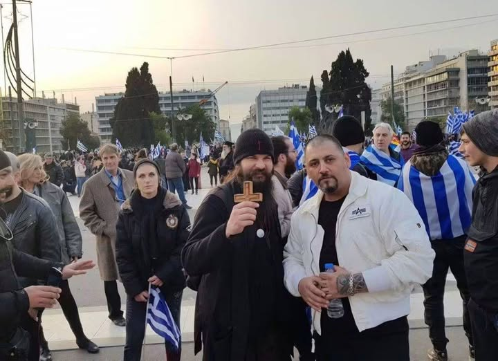 chrisfas_61's tweet photo. Ένα περίεργο πράγμα, όποτε διαβάζω είδηση ότι συνελήφθη κάποιος για φρικιαστική δολοφονία, γυναικοκτονία, ενδοοικογενειακή βία, βιασμό, παιδεραστία κτλ, μετά από λίγες μέρες τον βλέπω σε φωτό με παπάδες, σταυρούς, αγκαλιά με Κούλη, Άδωνη ή και όλα αυτά μαζί. Τυχαίο θα είναι. https://t.co/3IUr9VWTvO