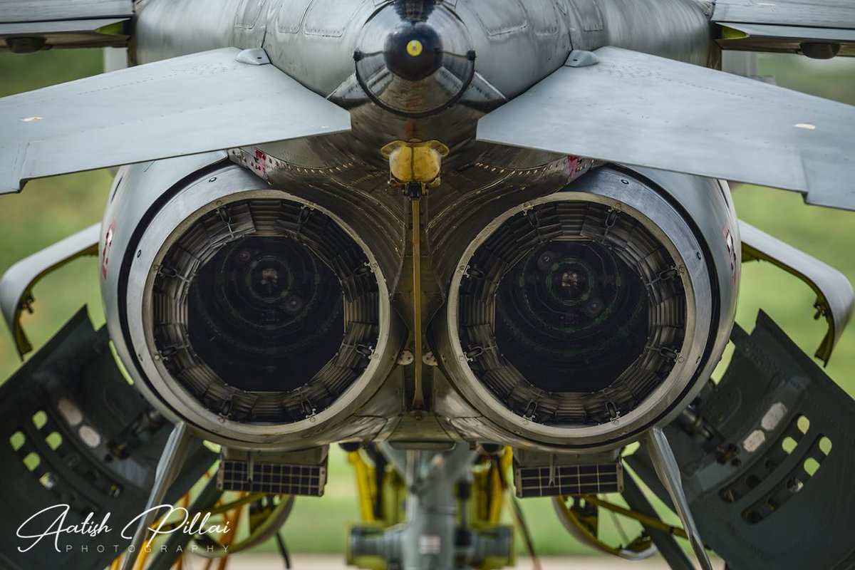 severerocket's tweet photo. Which aircraft? 
@IAF_MCC https://t.co/J3cVWcEgsF