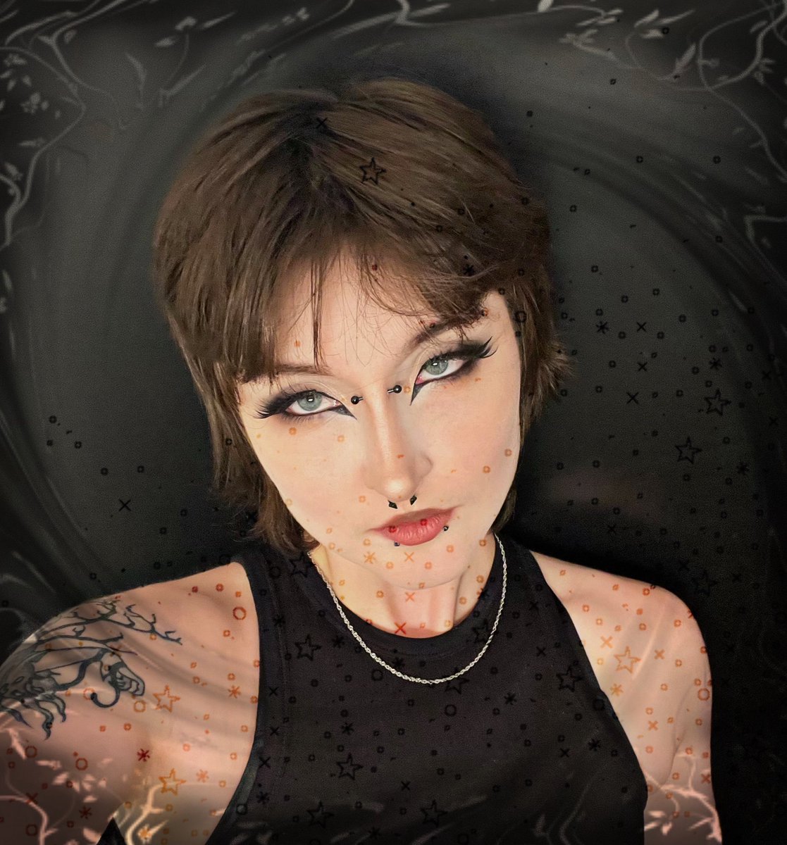 NoctisSpam's tweet photo. I need it to cool down so I can practice my trad-goth for my birthday https://t.co/qFZjr249pg