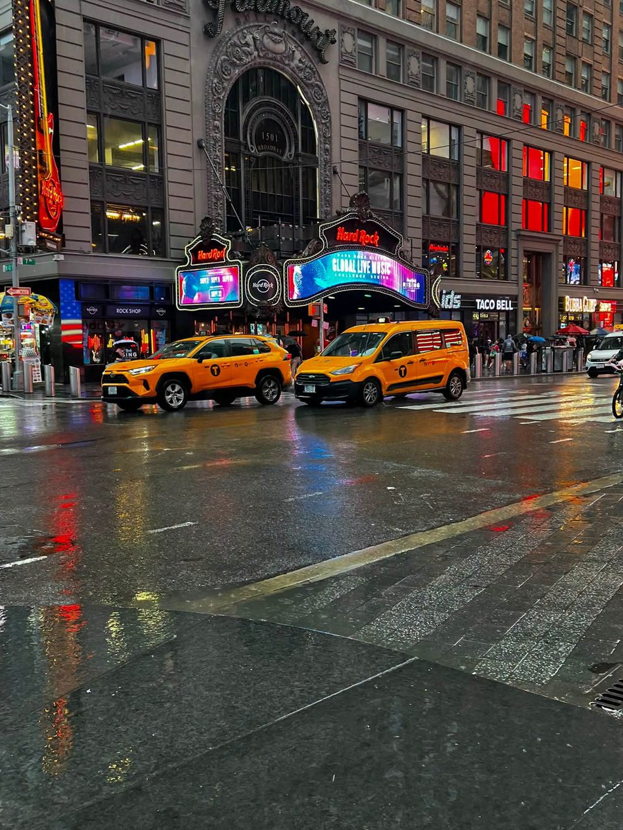 naturebeauty760's tweet photo. New York City ☔️🌧️🇺🇸 https://t.co/RbRdjgSDLQ