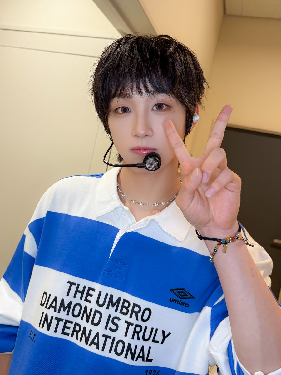 yuhz_official's tweet photo. [📸]

‘ᴏʀᴀɴɢᴇ ʀᴇᴄᴏʀᴅ’ ᴊᴀᴘᴀɴ ʀᴇʟᴇᴀꜱᴇ ᴇᴠᴇɴᴛ ʙᴇʜɪɴᴅ

#YUHZ #유어즈
#HARUTO #하루토 https://t.co/Z1vR2RdK1C