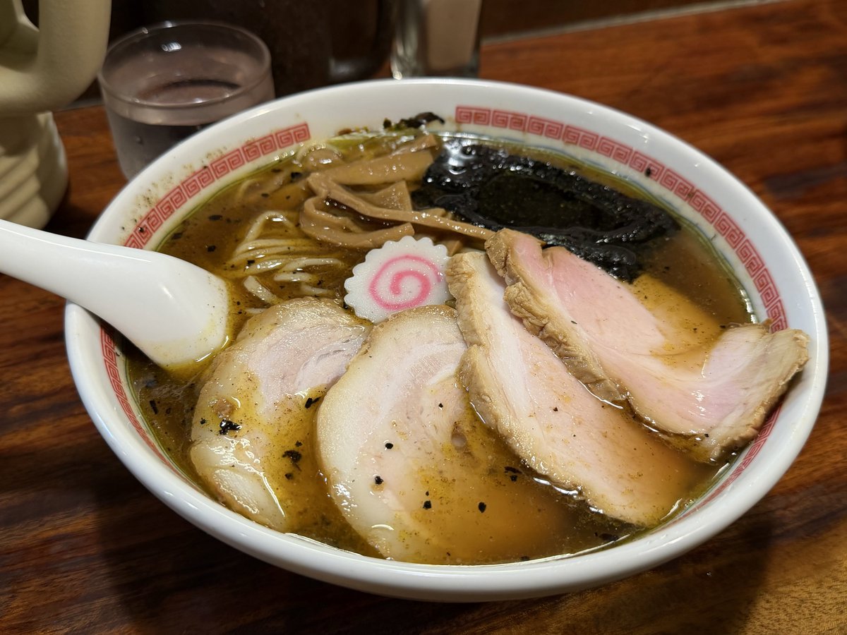 moffkichi's tweet photo. フン https://t.co/P1VW98ttD4
