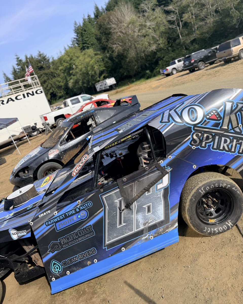GeralynMus2hs's tweet photo. There’s still time to get here! The lights go green at 6 o’clock at Coos Bay Speedway. https://t.co/qNPZym12CG