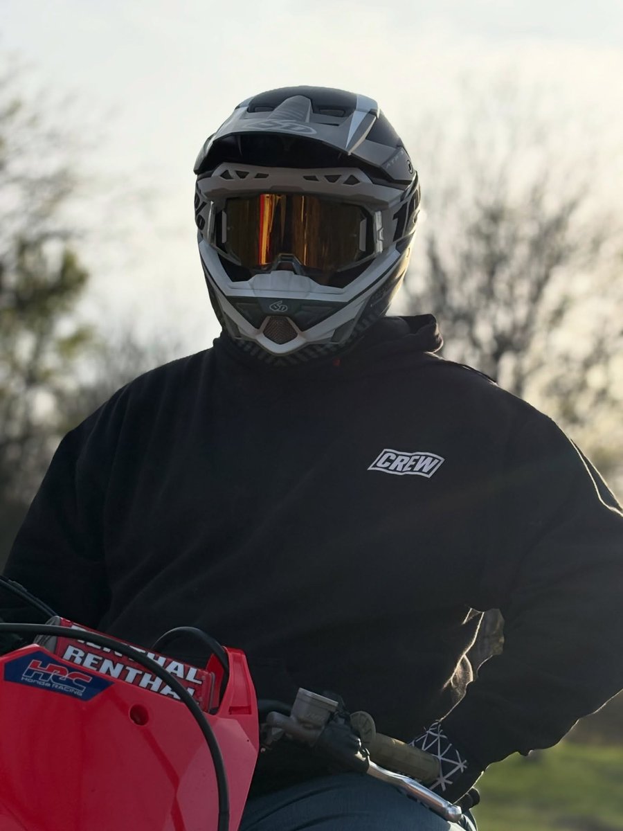 OctavioBurvs's tweet photo. Monday motos set the tone. Start the week with throttle therapy and a fresh hoodie. Stay warm and look sharp this season—grab your Crew hoodie before they’re gone. https://t.co/2ECmynS8oV