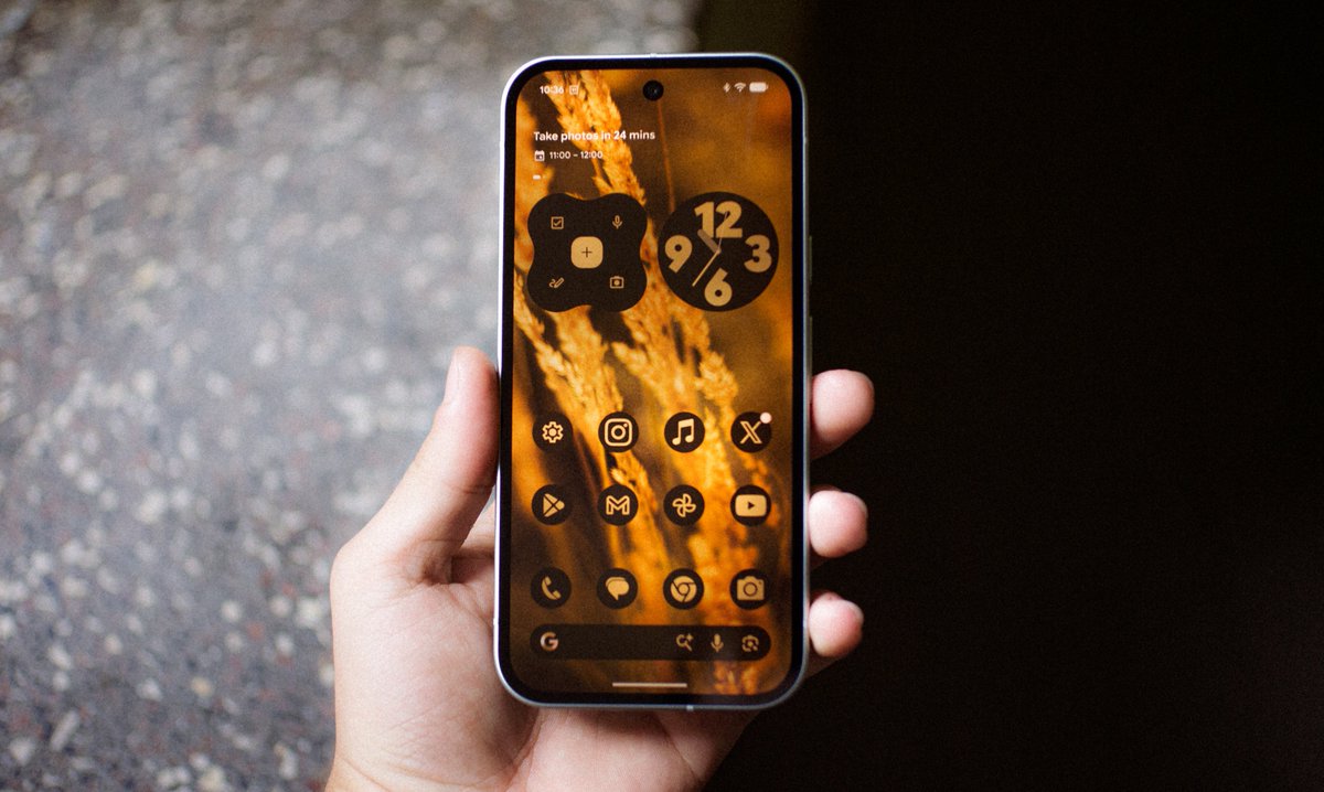 OutofGalaxyy's tweet photo. I don't even know where to start... 😭

I'm sorry, I'm sorry for not believing. I'm sorry for doubting. I'm sorry for being ignorant. I WAS WRONG. I'm sorry. 

I am known as one of the biggest Google Pixel haters out there, and there is absolutely NO way you'd expect me to like one. Right?

Especially considering the fact that I switched from a "flagship" iPhone 17 I bought for €950 back in the day, to a mid range Pixel 10a, which I got for €270

Now stay with me. You might consider me a hypocrite, a weirdo, or think there is smt wrong with me. I don't care:

This is THE BEST experience I've EVER had on a smartphone. 

I can't believe I'm saying this myself. Truly. It still sounds like nonsense.

It's smooth. It's light. It's polished. It's almost entirely bug and lag free (especially in comparison to what my iPhone 17 has been since the day I bought it). 

This mid-range phone feels 97% like my iPhone. The build quality is crazy good. The haptics, the speakers (not incredible but good enough). THE SOFTWARE IS IMPECCABLE. Like, I passionately hated PixelUI for the past 5 years, and again, I was wrong. 

Yes it has flaws. For example, it's not the fastest that thing out there, and applications don't open instantly like they do on my iPhone. But it's €270. I'm not going to complain lol. Cameras are fine, but not smt extraordinary etc etc 

There is one HUGE and annoying bug they brought with Android 17 (which was not present in Android 16), but I'll talk about it in future posts.

Overall, I'm in love. I'm truly in love with this phone, and so far I am not planning to switch back to my iPhone 17, as I simply don't enjoy using it as much.

I'm BEGGING YOU, before you talk shit about Pixels, please, just use one first, and you'll either hate it entirely or absolutely love it. There is no in between. But most probably, you'll adore it.

That's it from me.