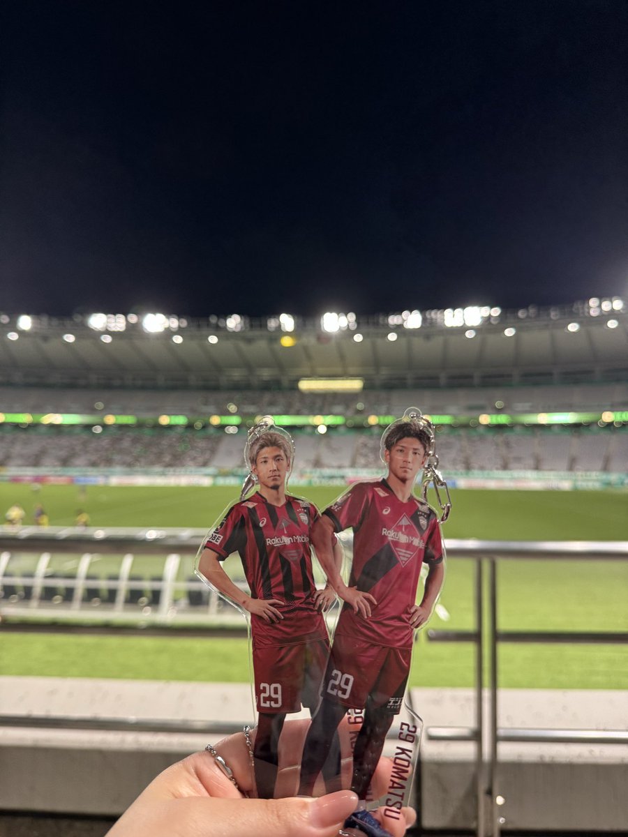Mami0727_09's tweet photo. vs 東京ヴェルディ
蓮くんがJ初ゴール決めた場所⚽️
今日もゴール決めちゃって!!!
#ヴィッセル神戸
#小松蓮 https://t.co/ybrIJmBxZP