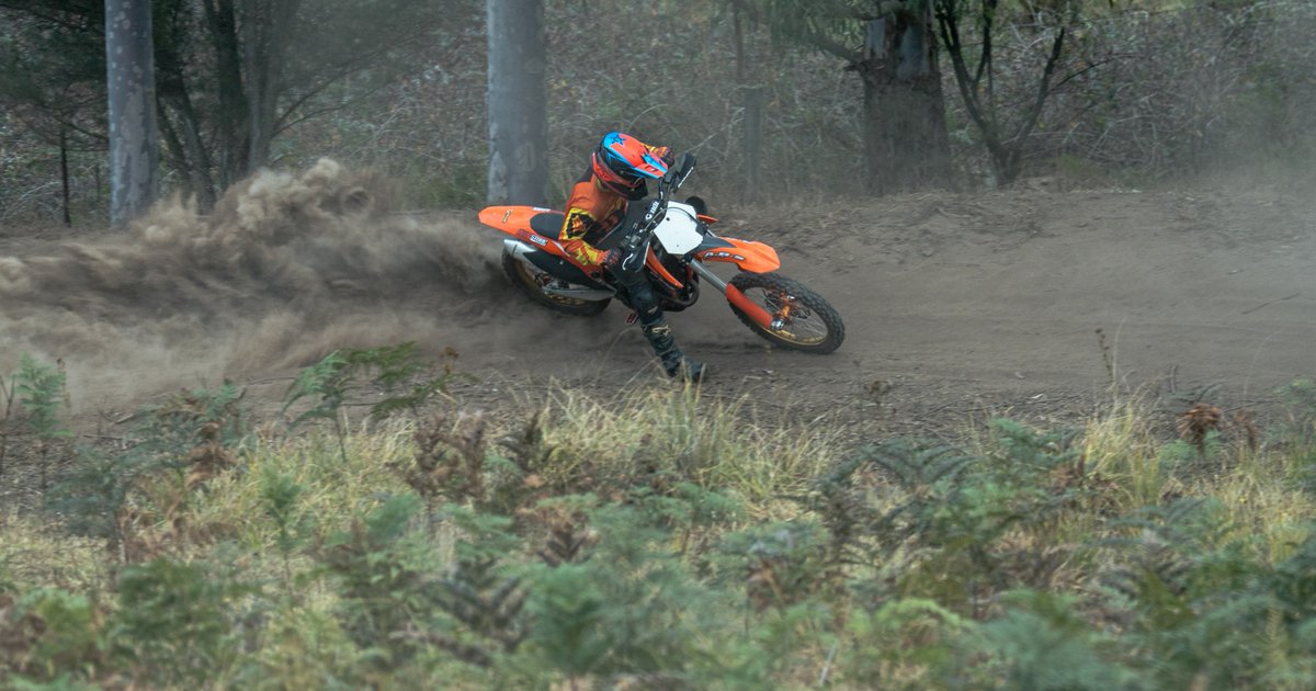 ElmoHeinbaugh's tweet photo. @bodie_the6turbo pushes the KTM 250 SX-F to the limit, tearing through corners and soaring over jumps on pure adrenaline. https://t.co/ByJnksEJbb