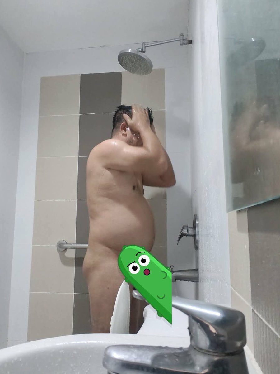darwin_pen70148's tweet photo. ...big tummy small TT.🤣😁 https://t.co/23ZCyjNStG