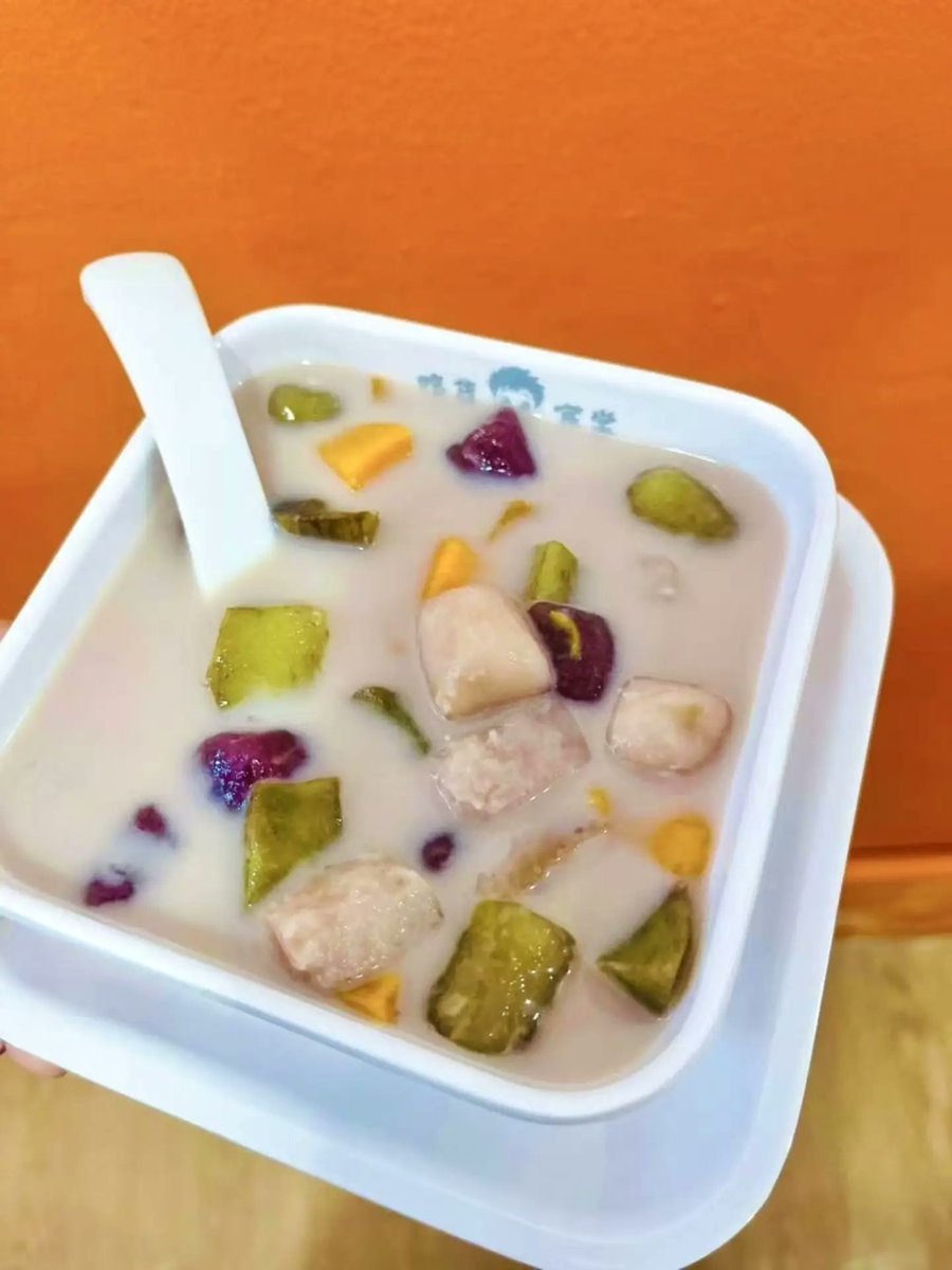 LoidaDahn's tweet photo. Today’s special
Bubur Cha Cha with taro balls
Chewy taro balls, sweet coconut milk, and chilled fruit—every bite is soft, refreshing, and uplifting. Bubur Cha Cha is pure comfort. Treat yourself to a bowl of dessert. https://t.co/wtL3clx8E3