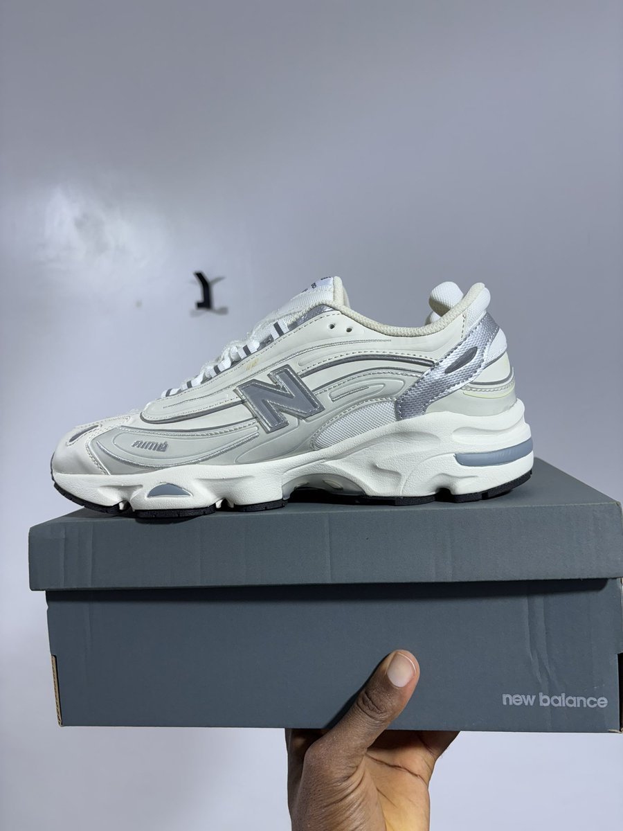 ShoeGuyOtis's tweet photo. 39, 40, 41 and 45 

Send me 30k for each 

I’ll deliver faster than you can say “Jack Robinson. 

PS: not that guy https://t.co/Ncx7ZRIo0N