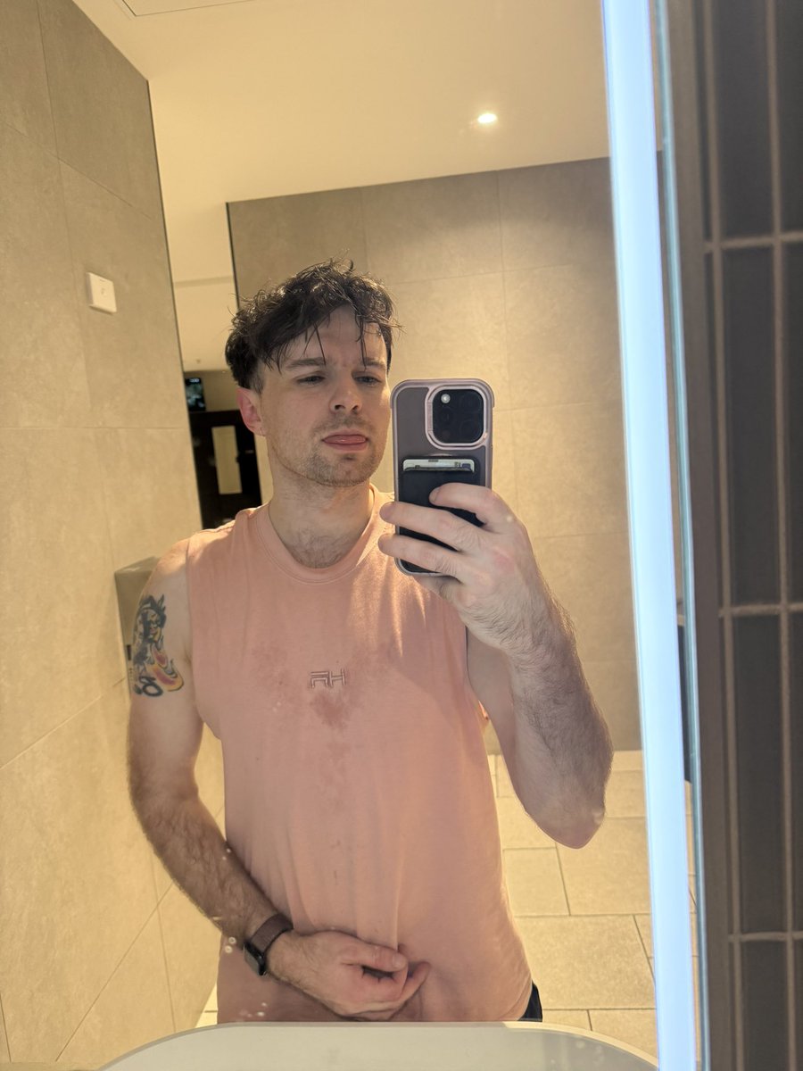 Bootypupp's tweet photo. Got really sweaty at the gym 💦💦 https://t.co/huwGtYF1ji