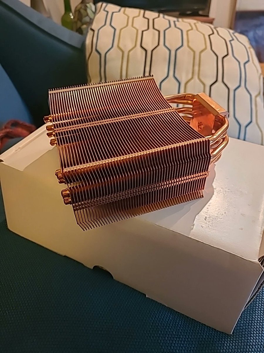 FanlessTech's tweet photo. For those worried about copper tarnishing, this Thermalright CPU cooler is 18 years old https://t.co/RY4iGvnJW6 https://t.co/k3TGcNZ0oN