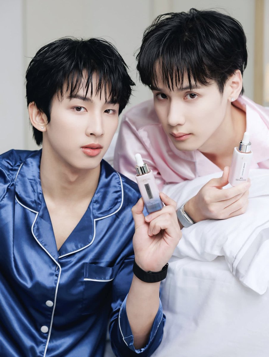 swensurf_ofcTH's tweet photo. — 📸 — 𝐈𝐆 𝐏𝐎𝐒𝐓 : 𝐬𝐰𝐞𝐧𝐬𝐮𝐫𝐟
— 💌 — 02092026

𓂃⋆ @swensurf - #swensurf  #surfjava ˖ 𓈒⊹

ผิวไบร์ทเริ่มได้ตั้งแต่คืนนี้เลยนะครับ! 🌙✨ มาเติมความสดใสให้ผิวด้วย L’Oréal Paris Moon Serum ขวดนี้กันครับ

💙 ผิวใสด้วยสารสกัดตัวเก่ง จัดเต็มที่มาช่วยผลัดเซลล์ผิวอย่าง Melasyl + Glycolic Acid + Pro-Retinol ให้ผิวกระจ่างใส ตื่นมาผิวดูเรียบเนียน เหมือนผิวได้รีเซ็ตระหว่างนอนหลับเลย ��ึงจะผลัดเซลล์ผิว แต่ลองใช้แล้วอ่อนโยน เพราะมีสารปลอบประโลมผิวที่เค้าใส่มาด้วย

💗 ยิ่งใช้คู่กับ Glycolic Bright Serum ตอนกลางวันบอกเลยผิวใสไม่รู้ตัวแน่นอน~

#LOrealParisTH #LOrealParisMoonSerum #Skincare