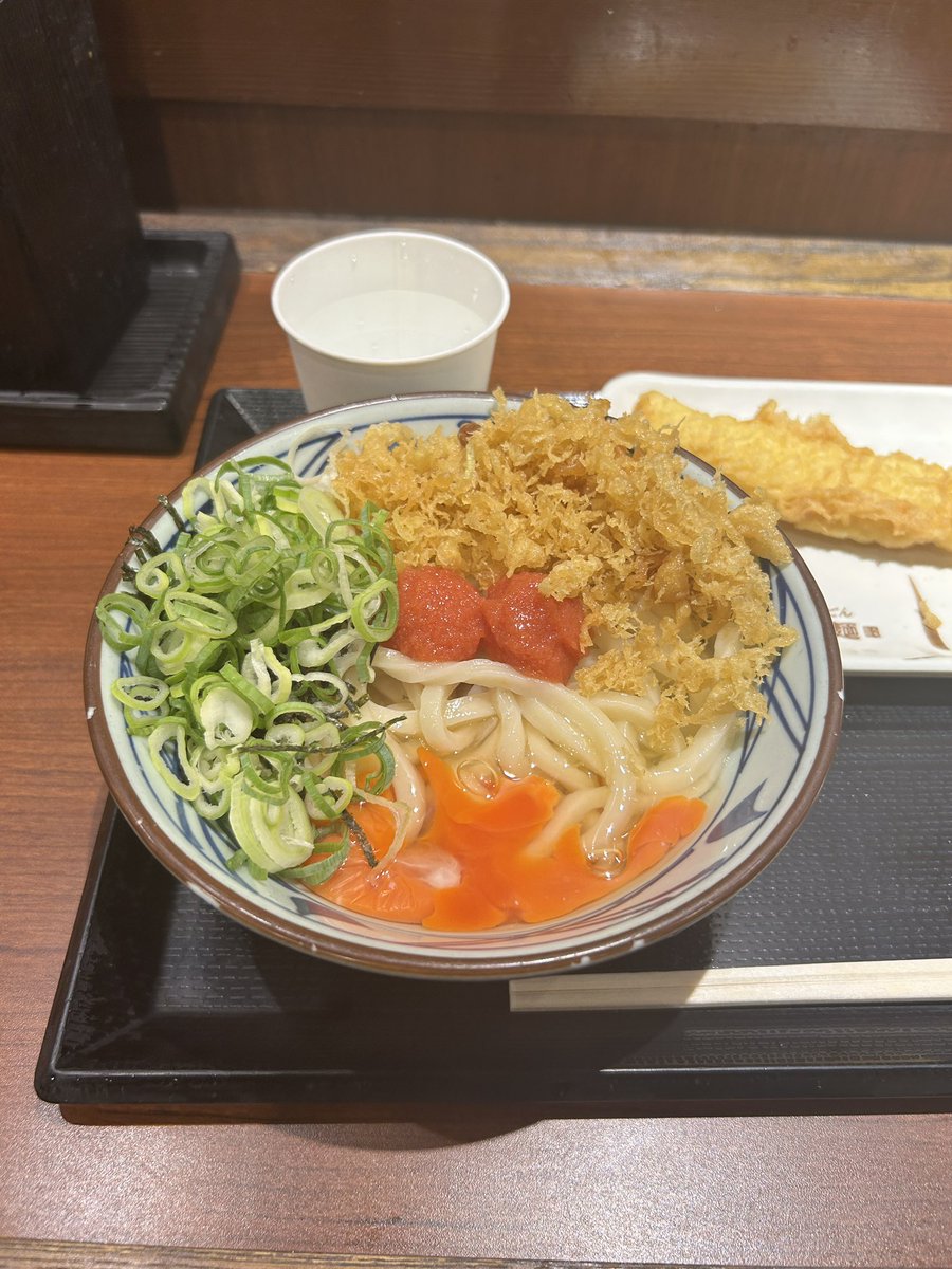 t9rbxj's tweet photo. マックの月見食べるつもりが間違えて丸亀の明太釜玉食べてしまった https://t.co/zgQKiktqRy