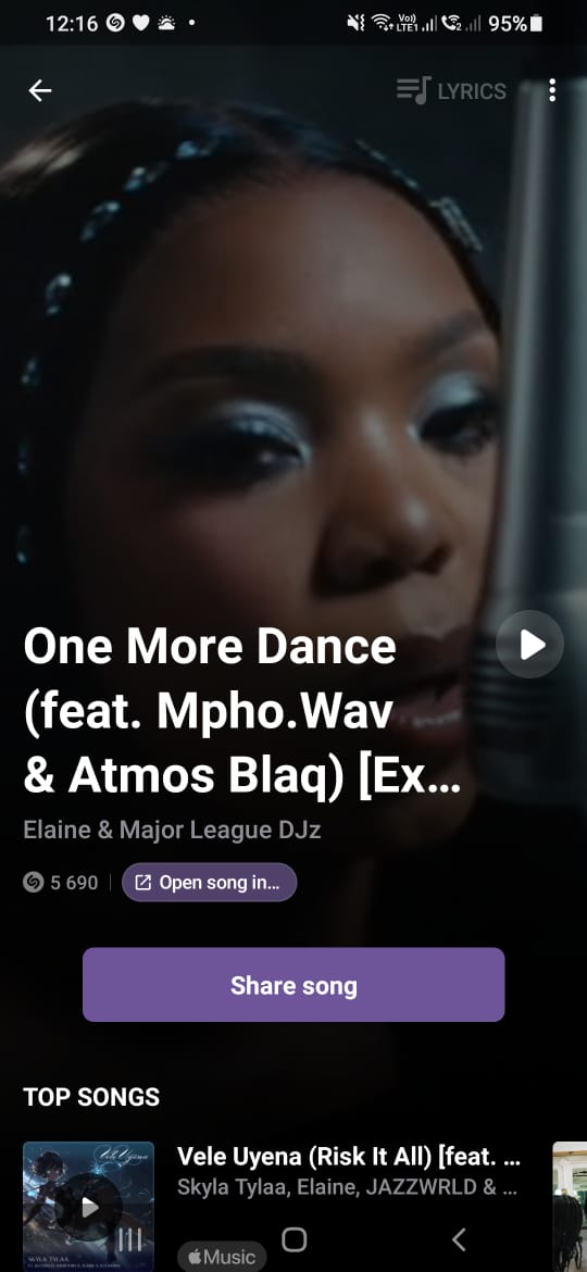 HendriccahM's tweet photo. Tjovitjooooo bafethu, happy inspirational Wednesday family😘
Mother & ProVerb, le fete le ntseya ko mall of the north on Saturday please 🫣
#LaughADay 📍
#HighFive🥂
#SlowLounge🎶
#WhatsInTheLunchBox
#TML let's goooooo 💃💃
@METROFMSA
@Leratokganyago
@ProVerbMusic
@MelBala https://t.co/95kLA5VVnR