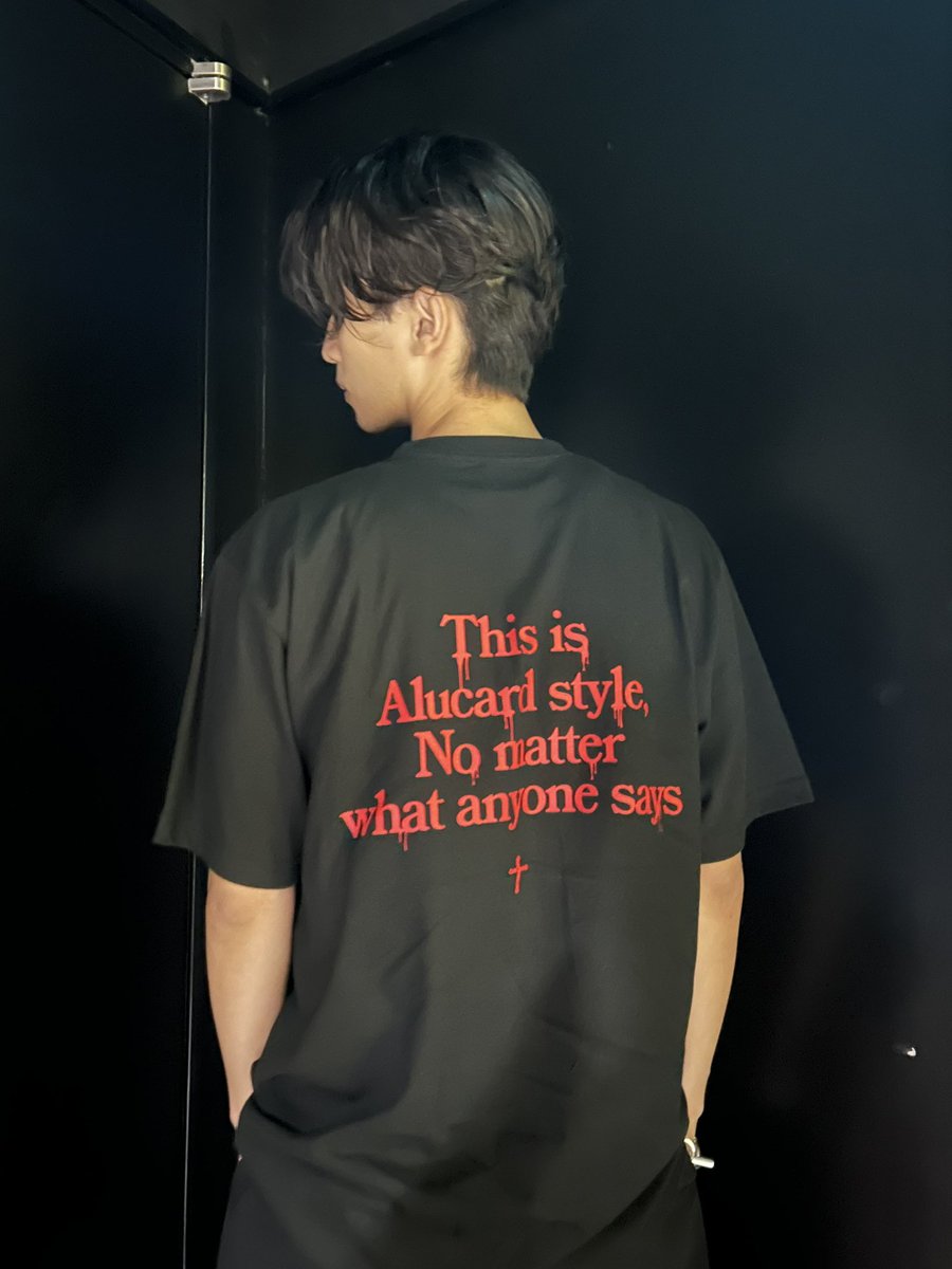 alucard_show's tweet photo. † ──────────────
　　　　𝐀𝐋𝐔𝐂𝐀𝐑𝐃 
オフィシャルグッズ先行受付は
明日𝟗月𝟑日 （木）𝟐𝟑:𝟓𝟗迄
 ──────────────†

・【先行販売限定】𝐀𝐋𝐔𝐂𝐀𝐑𝐃 𝐒𝐓𝐘𝐋𝐄 𝐓シャツ (𝐌/𝐋/𝐗𝐋)
・バンダナ 

#滝澤諒
#赤名竜乃介

#ALUCARDSHOW2026 https://t.co/A9eVS6ozCY