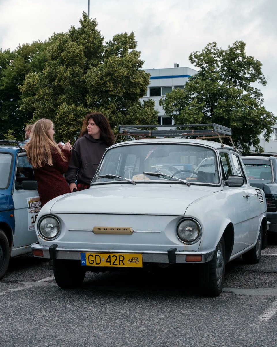 LakendraSalvant's tweet photo. Shiny Classic Meeting / Škoda S100L
@classiccarstrojmiasto @shinygarage https://t.co/9pHFJZbNcH