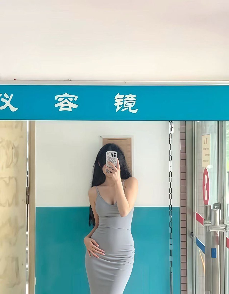 jeffinnh76's tweet photo. 《女大学生求包养》大四实习
身高170 体重100斤 三维 99 60 98 D罩杯

1.可三洞
2安全期可内
3.接受多人
要求：不限城市，月零花钱9000+，提供房子居住（可租）！

联系方式 : https://t.co/S9xmIxm8Ju https://t.co/3SmOKLduDA