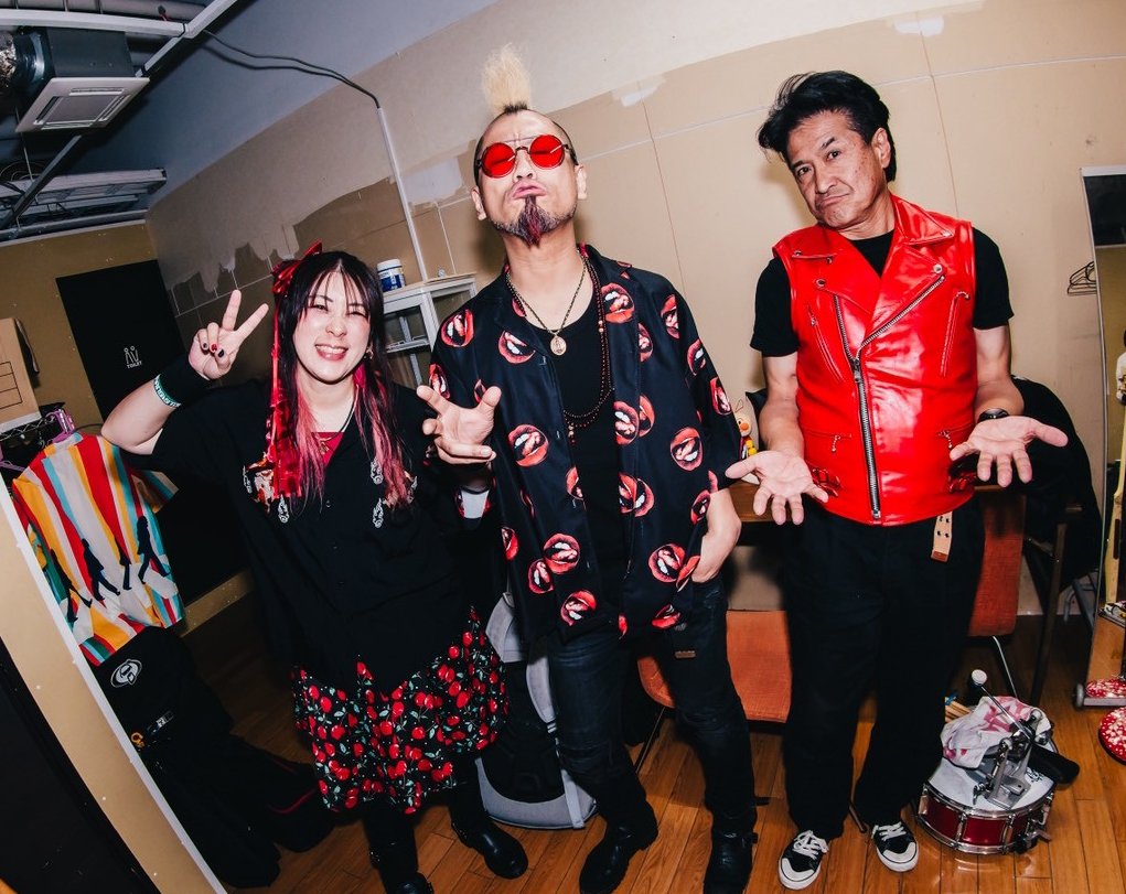 sakie134's tweet photo. 11/22日曜日
月桃フェス出演者解禁！

73組目
トランヂスター
@transistor_saku 

https://t.co/Bt8IQ9cKRP

東京から参戦です！
少し前に紹介させていただいた桜田雅大さん率いるバンド。

突き刺すようなストレートなサウンド。
まさにこれぞロックンロール！！

と、いうことは…
ボーカル桜田雅大さんは弾き語りとバンドの2ステージになります！

7月のプレイベントの際に、足利いい街だね！！
他にも協力できることあるかな？？と言ってくださりその場で決まりました＼(^o^)／

その一言がすごく嬉しかったし、心強かったです😭

ぜひみなさん！
演奏やパフォーマンスだけでなく心まで熱男！な桜田雅大さん率いるトランヂスターのライブを楽しみにしててください✨️！

#月桃フェス