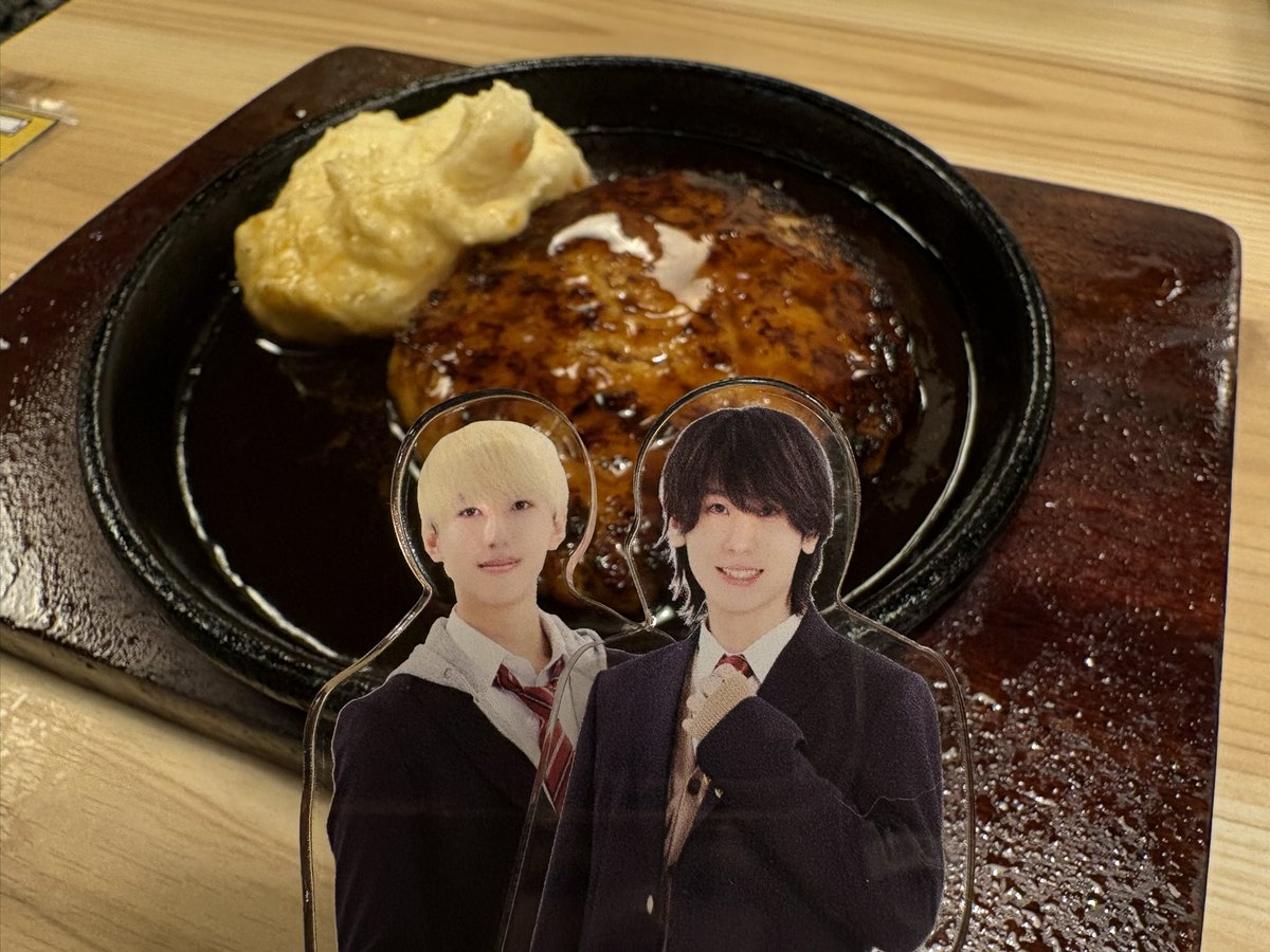 ebitamm's tweet photo. 昨日は紫水ちゃんとランチからのトリキ！！！
トリキに期間限定でハンバーグが出たよ！！！🐔
おにラブから他界隈からプラベから仕事までいろんな話した！！！
長い時間ありがとう〜🥹♡♡

#おにラブ #おにラバ https://t.co/3FkMYc9mXs
