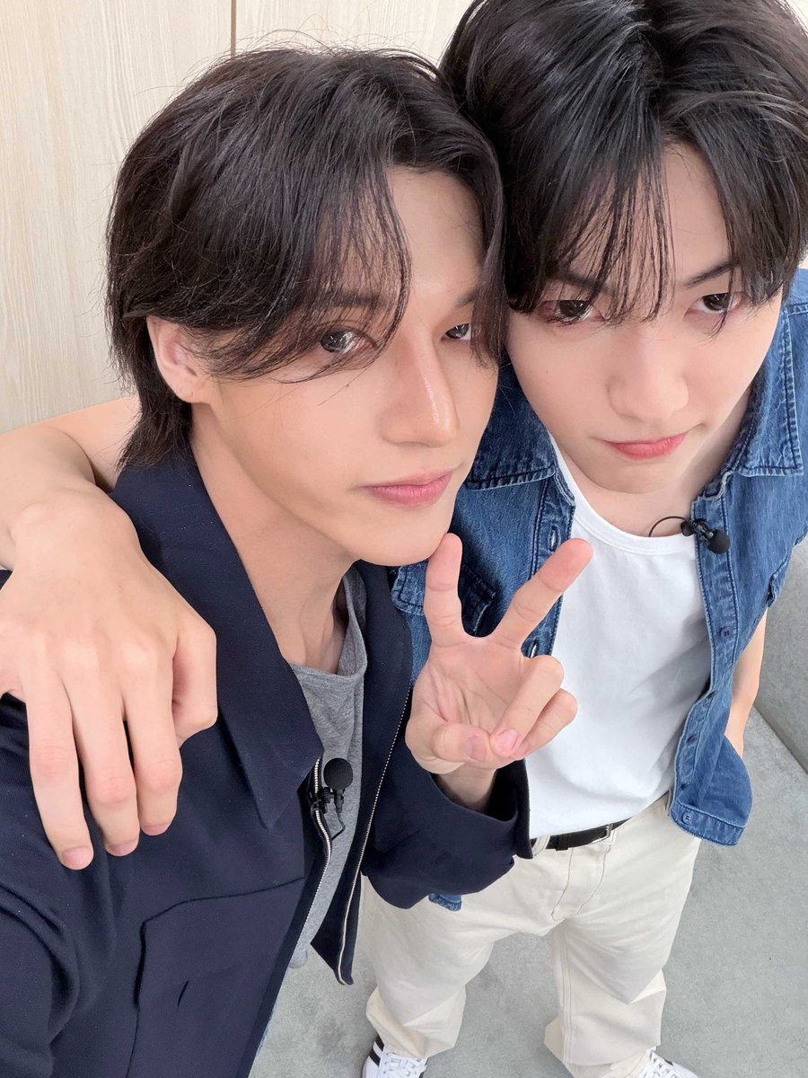 txtpopbase's tweet photo. ATEEZ's WOOYOUNG and SOOBIN shared a photo together. https://t.co/ZKo58dsWcX