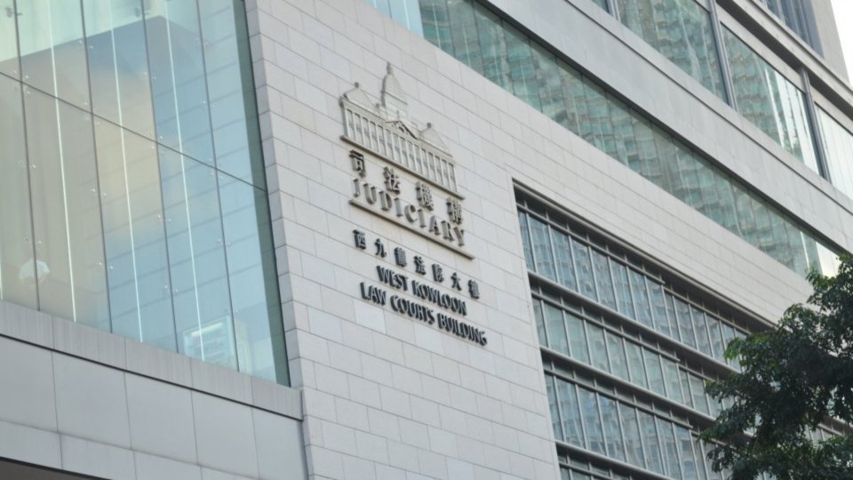 HongKongMarket's tweet photo. Two companies and seven directors and inspectors have been charged with 25 offenses, including manslaughter, conspiracy to defraud and money laundering, over the Tai Po Hung Fuk Court fire. The case was adjourned to October 29. #HongKong https://t.co/dlvPzA5BE6