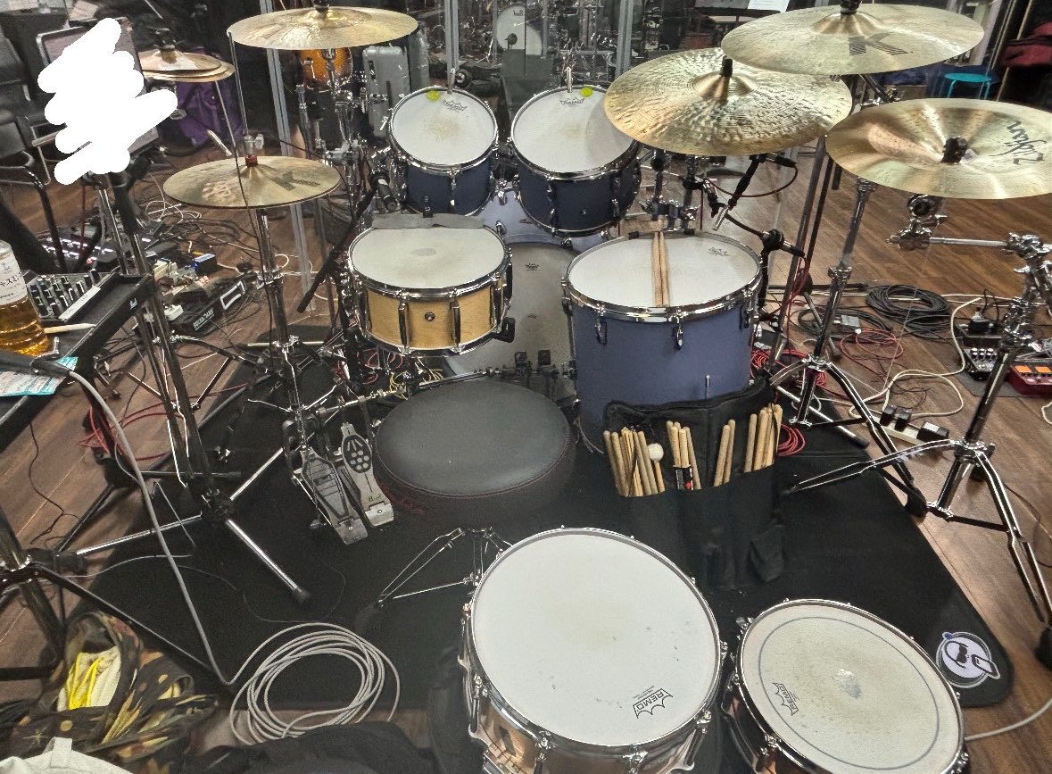miki_drum_'s tweet photo. RH day 2

今日もいっぱい叩きました！
今回はスネア3台使う。楽しい！

この後20:50から新宿ナインスパイスにて、
夜はいつでも回転している、ライブです！
今日ドラム叩きすぎ！ぜひ！ https://t.co/F0O2xxxexR