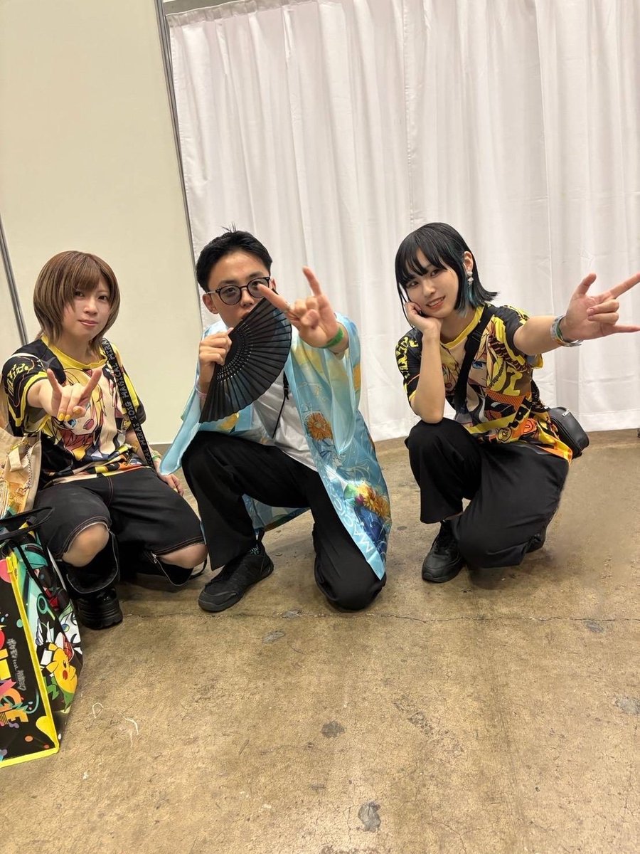 KK08310309's tweet photo. 今年のマジカルミライ8月29日(土), 
30日(日)参加で初めて
ごまだるさん(@_mirror_02)
のあぴさん(@astray_V4f)にお会いする事が出来た〜👍2日連続でたくさん写真を撮っていただき、お話できてとても嬉しかったです！！お2人とも超可愛かったです🥰またお会いしたいです！！
ありがとうございました！ https://t.co/L6I80LaY8K
