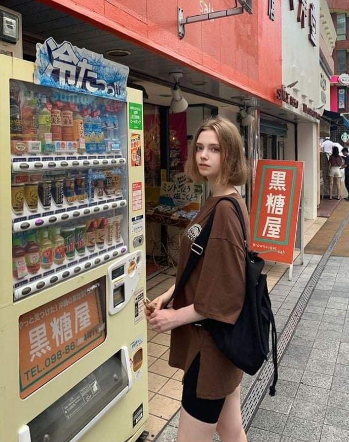 BeckyMailh51174's tweet photo. 170cmの外国人と堂々と腕組んで歩いてくれます…？ https://t.co/8IWUtSXFzu