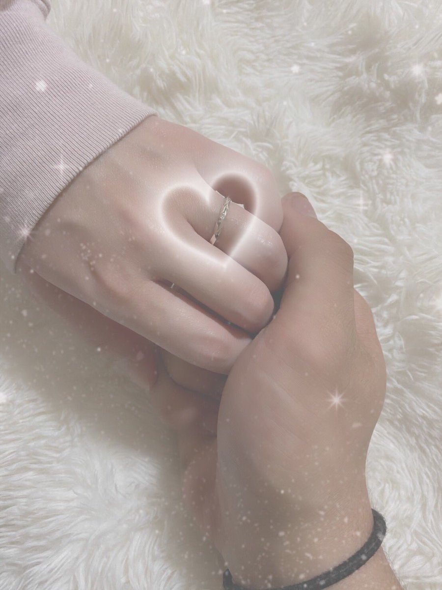 ima4771's tweet photo. 2026.09.01婚約しました💍⸜̑⸝͂˖໋⸰
付き合う前から結婚したいってずっと伝えてくれててサプライズでプロポーズしてくれました！(めっちゃバレてた₍⸝⸝•ᢦ- ₎⸝⸝ި ʕᦏ´-)
頑張って用意してくれた指輪、うへへの大好きなプーさんの婚姻届、15歳も年下の彼氏が決意してくれた気持ち、一生の宝物💗 https://t.co/44wRB8ox1G
