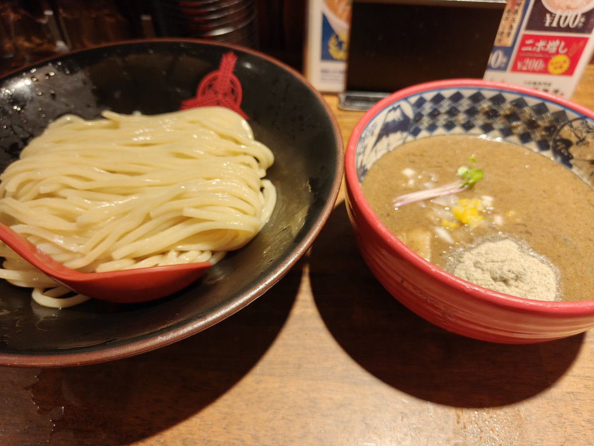 korewatashida's tweet photo. 濃厚煮干しつけ麺をいただきました…！ https://t.co/KRcn5Tt1TY