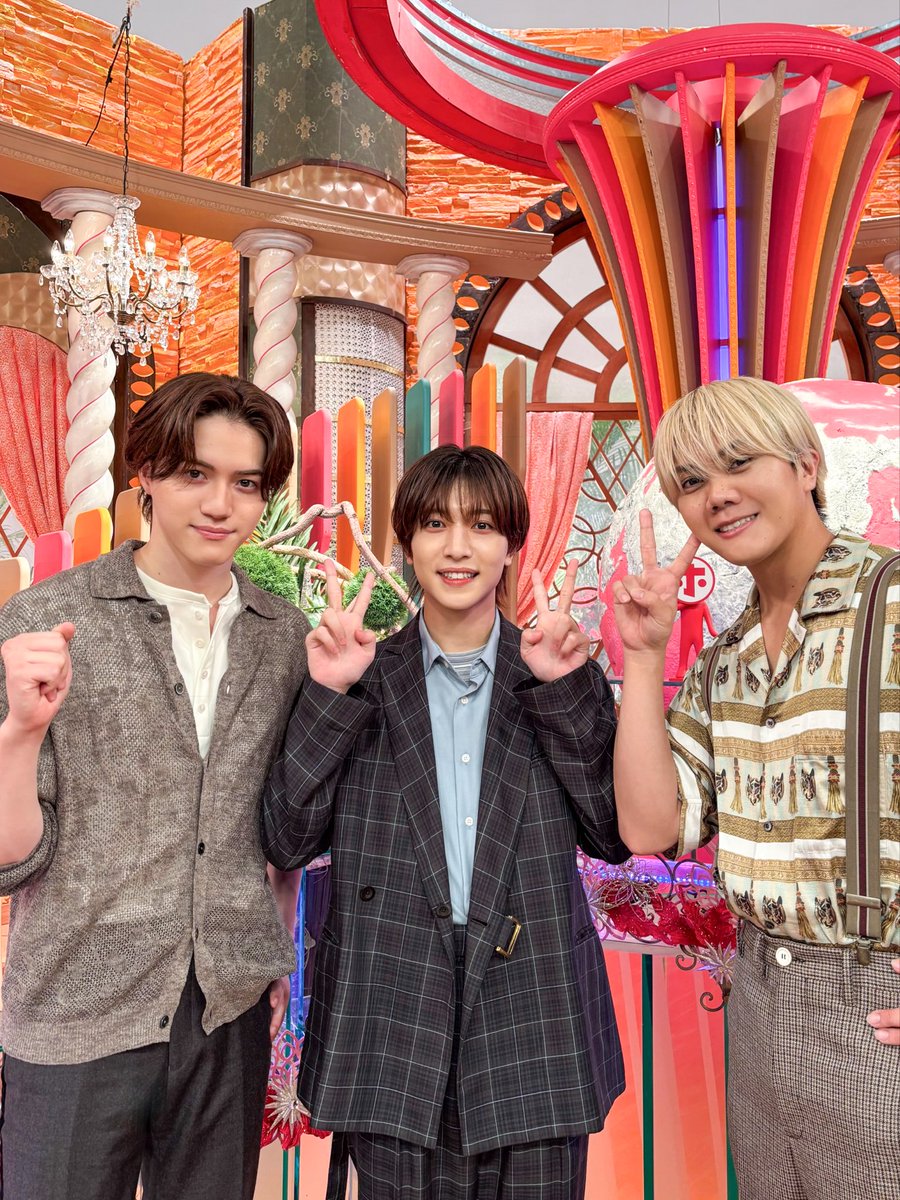 jr_official_X's tweet photo. 今日21:00から放送の
『 #ホンマでっか！？TV 』に
KEY TO LITより #岩﨑大昇 #中村嶺亜 #佐々木大光 が出演します🤍🩷💙

" 評論家が思わずポチった（秘）グッズ "とは💡💭

ぜひご覧ください🌟

#KEYTOLIT https://t.co/PnTpJBfWDO