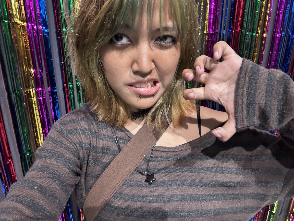 44thegrave's tweet photo. [QUEER FRIENDSHIP/moot APPLICATION]
name: nina
age: 19
occupation: mahasiswamahasigmA
zodiac: scorpio ♏️♏️🦂🦂🦂🦂💯💯
height: 162cm tapi dinerf postur
hobby: gambar baca nulis dengerin musik.. kurasi vibe.. (aka penghuni pinterest + tumblr)
fun fact: wordcounttai https://t.co/dLi2c66SBW