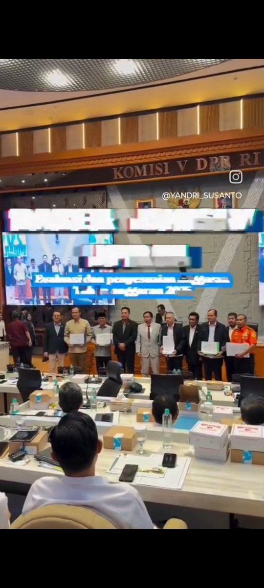 PiqryP's tweet photo. Membahas evaluasi dan penyesuaian anggara TA 2026 serta membahas dan menetapkan RKA K/L Tahun Anggaran 2027. Komitmen bersama terus diperkuat untuk memastikan setiap program dan kebijakan pembangunan ... #KemendesaPDT #KomisiVDPRRI #RapatKerja #TPPBerdampak https://t.co/qkoBH8Jorc