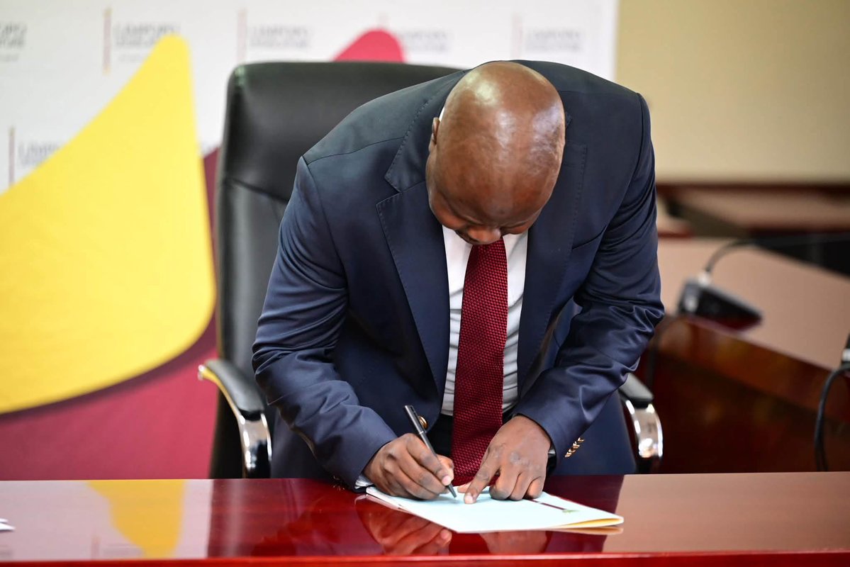 ANCLimpopo's tweet photo. The ANC Deputy Provincial Secretary Comrade Pule Shayi and ANC Provincial Treasurer Comrade Eddie Maila were today sworn-in as Members of the Limpopo Legislature. The Speaker of the Provincial Legislature, Comrade Dr Makoma Makhurupetje presided over the swearing-in. 
Pics: LimLeg