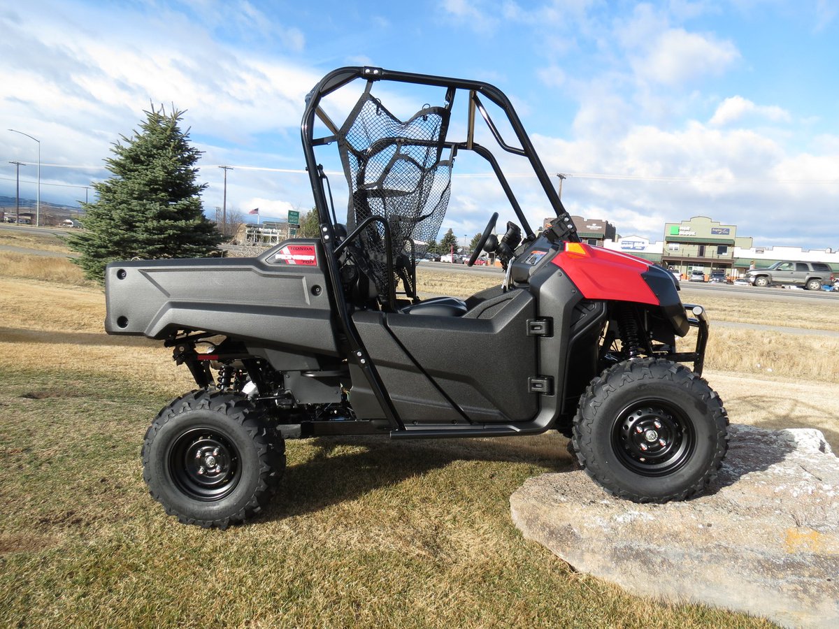 MauriceVarbd's tweet photo. Simple, tough, and ready for real work. The 675cc liquid-cooled engine delivers steady power, paired with Honda’s automatic dual-clutch transmission for smooth shifts. Compact, capable, and confident on the ranch, trail, or hauling gear all day. https://t.co/CO7pddH8sa