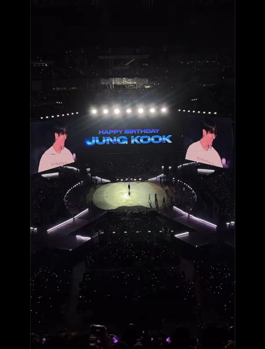 Aylaaamar's tweet photo. 💜🫰🏼🎂#Jungkook https://t.co/gR0UskAlnR