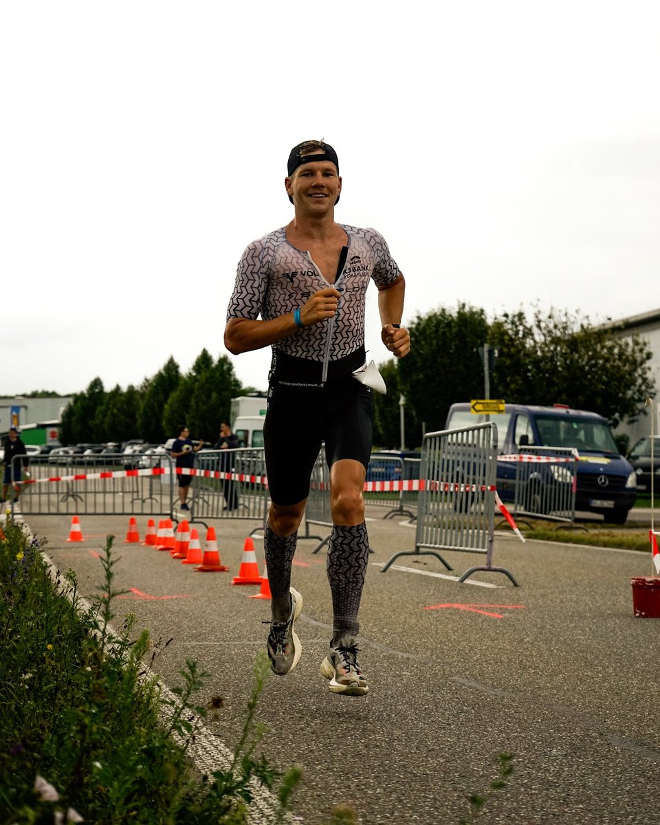 JuneDuriss9ue's tweet photo. Breisgau Triathlon feels just like coming home. Thanks @tnbmalterdingen for this wonderful event. We could do with a few fewer elevation gains on the run 😝 Still, I had so much fun racing to my first middle-distance victory today 😇 📸 https://t.co/LCrL51w0ax