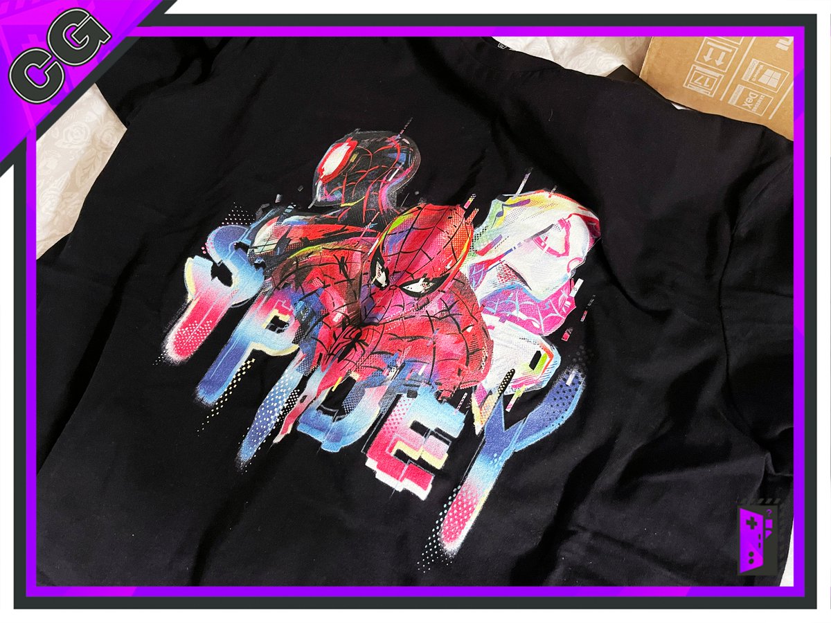 hellartstitch's tweet photo. I came back from Canterbury after a hearty #GDK (Thanks Dave) to people buying me crazy amounts of #MTG Final Fantasy. Not to mention #Spidey shirts and trying to kill me with too much chocolate and #Redbull. We don't talk about the Pizzas. https://t.co/iPX8IptWIC