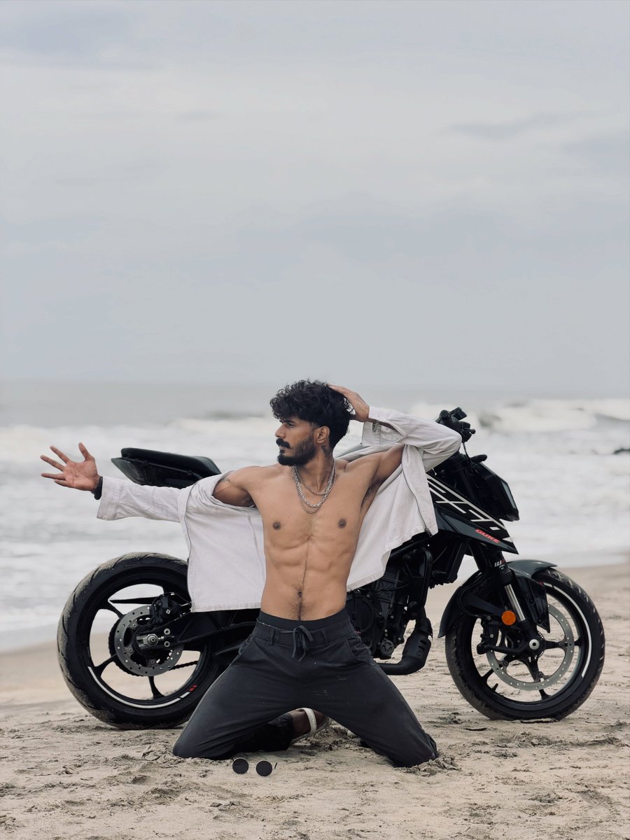 HuiKlisteh's tweet photo. Actor Arivu https://t.co/NfaEVGIlbD