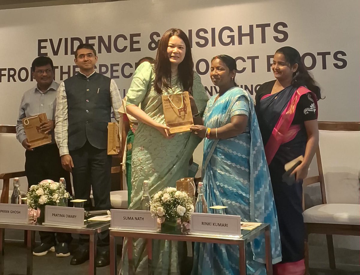 onlineJSLPS's tweet photo. National Workshop on Evidence & Insights from Special Project #UPAJ was held yesterday in New Delhi by @MoRD_GoI with @thenudge_in . #COO_JSLPS shared key learnings, while Smt. Rinki Kumari from Palamu shared her inspiring transformation journey.
@HemantSorenJMM @DipikaPS https://t.co/WnxN2tyiTF