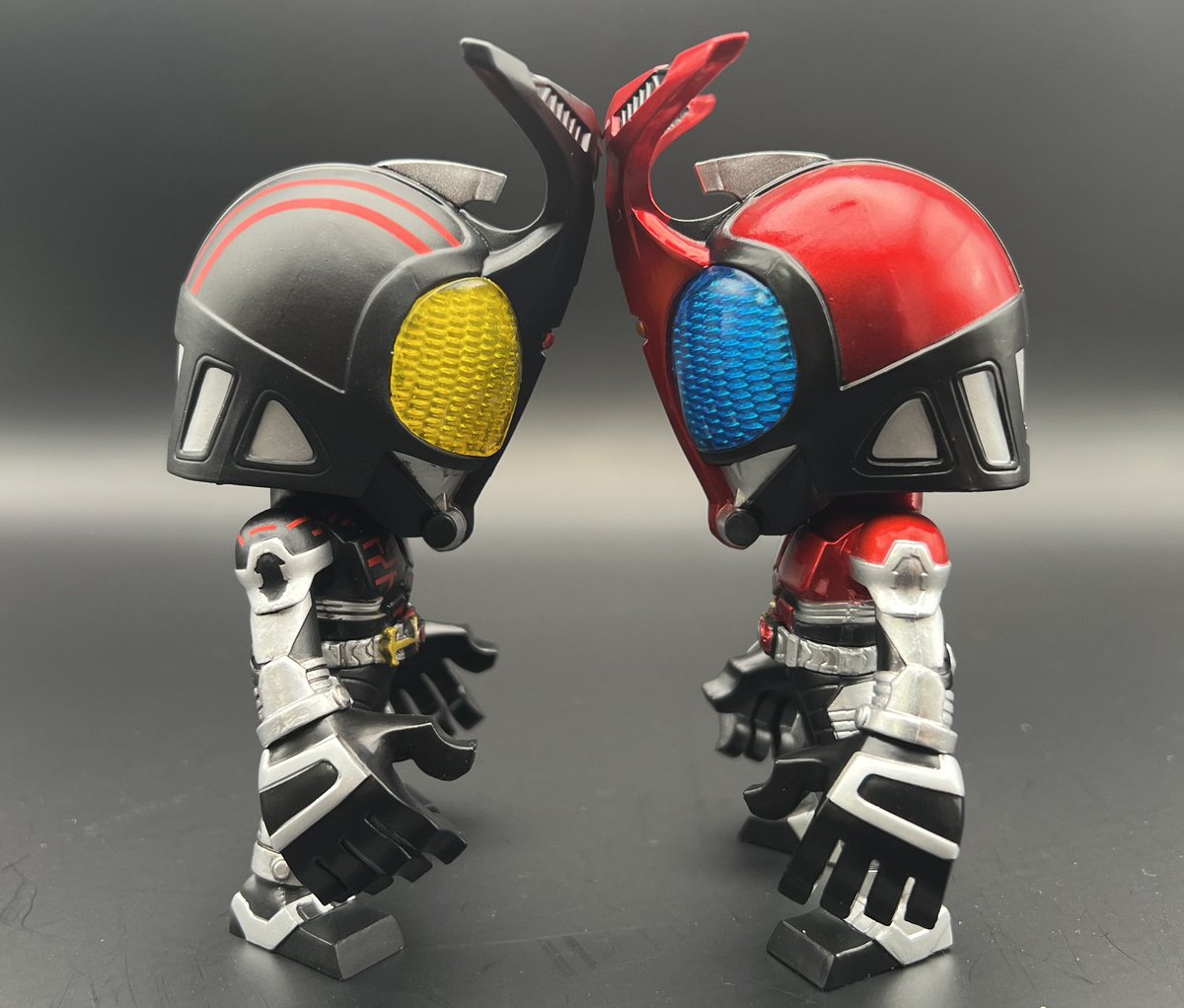 kazzflagway's tweet photo. #powerknuckle
カブトを小加工&リペイントで
ダークカブト作製
コンパウンドアイの複製色替えが
いい感じに出来て良かった☺️
胸部の模様は雰囲気で🤣
#TOUMA https://t.co/nQtVIFBjRC