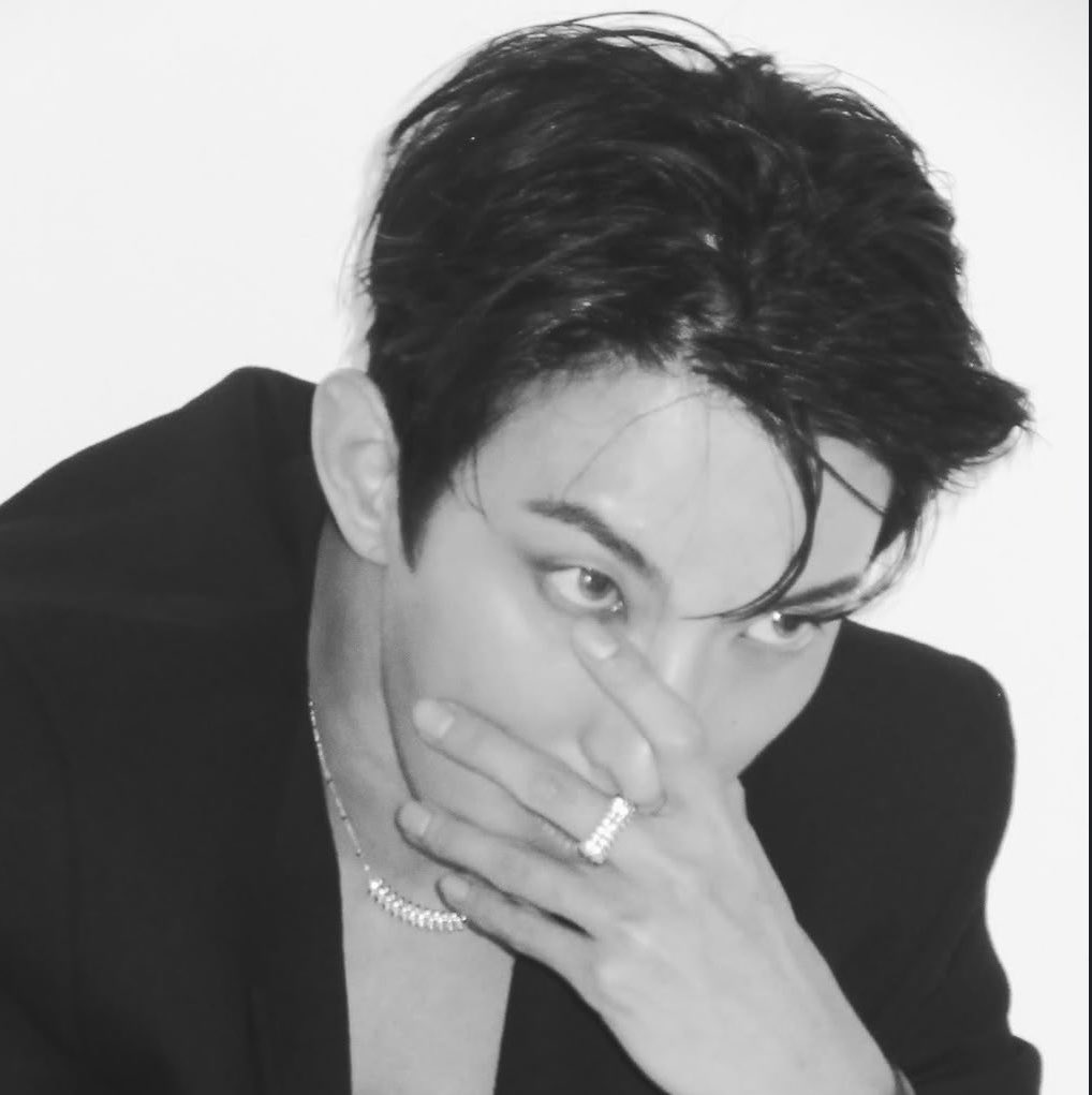 takemeothemoon's tweet photo. THE BOSS AND HIS BADDIE https://t.co/91NNI82Vrw