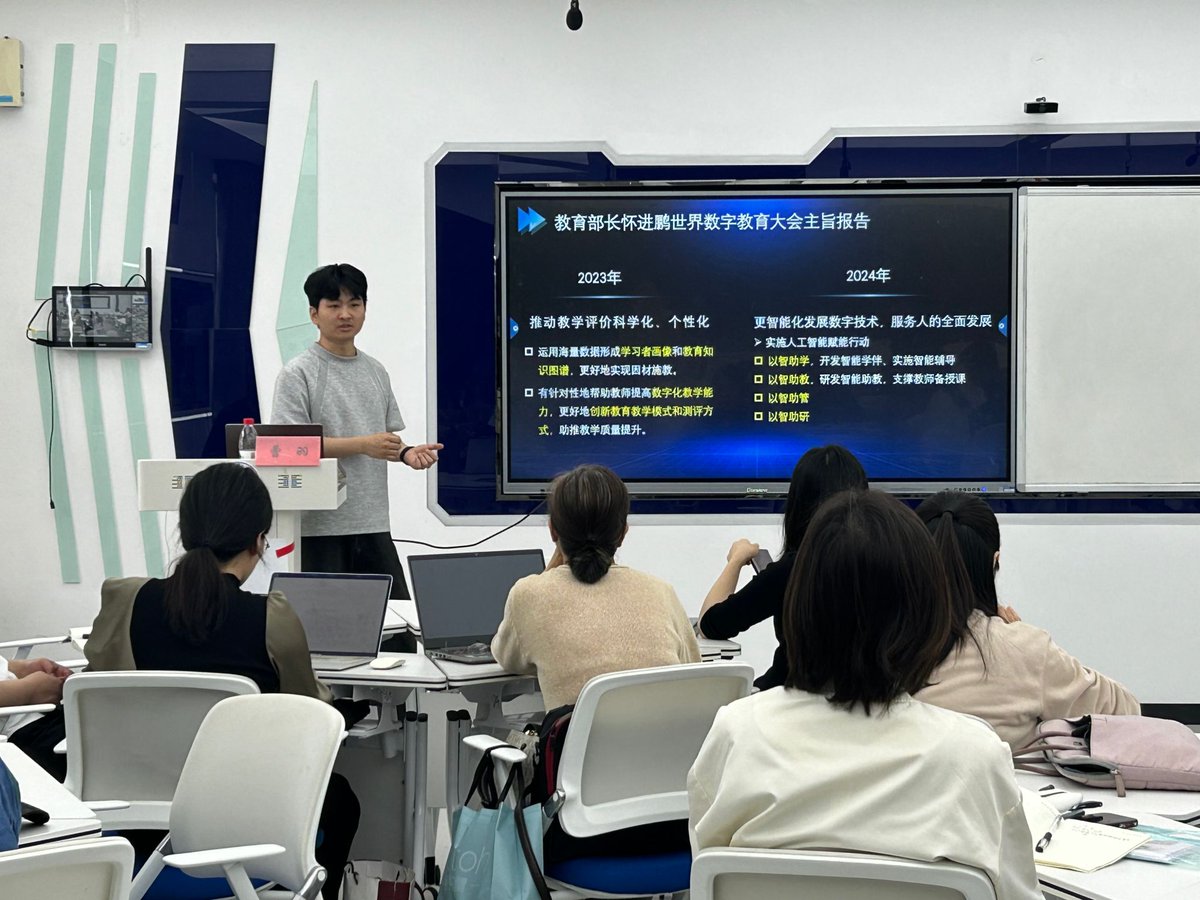 lloacana's tweet photo. Just wrapped up a great workshop on data visualization best practices! Learned how to make complex stats clearer and more engaging for teams. Grateful for the insightful speaker and awesome peers—time to apply all these tricks at work! https://t.co/84hr5lZn7Y